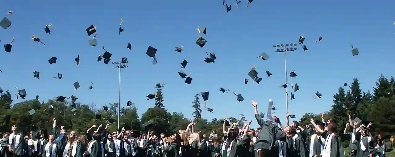 how graduates can furnish the flat cheaply